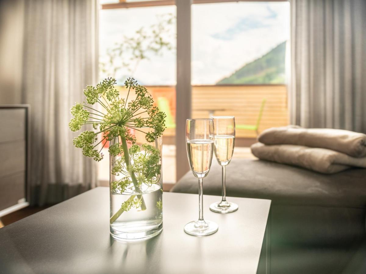 Der Sonnberg Alpinlodges - Apartments Mit Seeblick, Privater Sauna Und Self Check-In Zell am See Kültér fotó